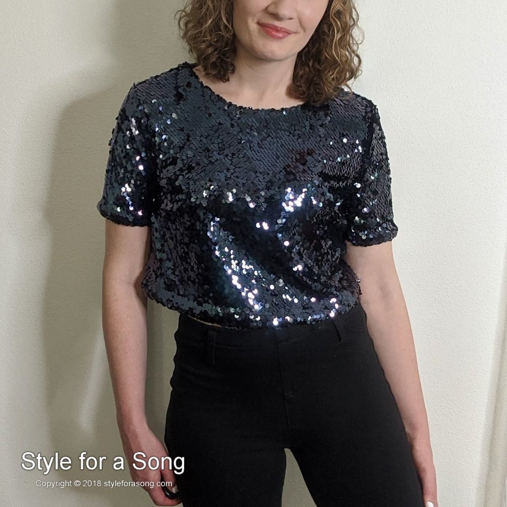 Forever 21 Blue Navy Sequin Short Sleeve Crop Top M